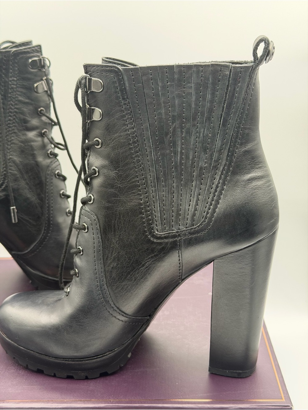 Vince Camuto Signature Women's Black Lace-Up High Heel Ankle Boots Size 8M - Picture 3 of 16